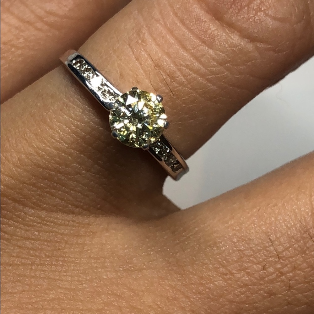 14k gold Diamond ring with yellow diamond